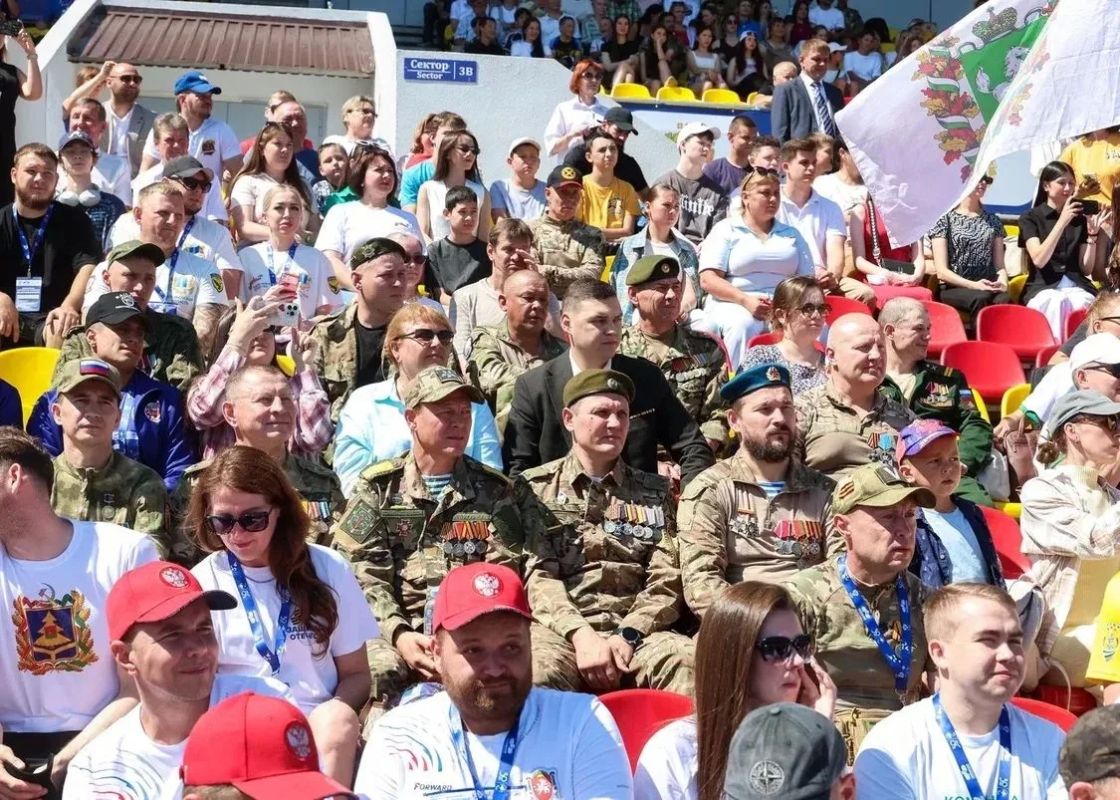 Чувашию с рабочим визитом посетил министр спорта России, председатель Олимпийского комитета России Михаил Дегтярёв Чувашию с рабочим визитом посетил министр спорта России, председатель Олимпийского комитета России Михаил Дегтярёв