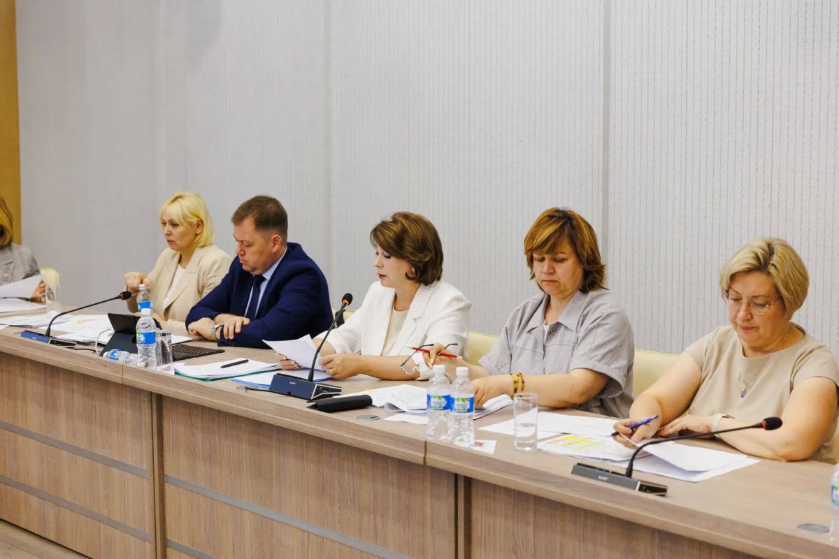 На еженедельном совещании в Доме правительства обсудили промежуточные итоги масштабного медицинского проекта «Шаг к здоровью» На еженедельном совещании в Доме правительства обсудили промежуточные итоги масштабного медицинского проекта «Шаг к здоровью»