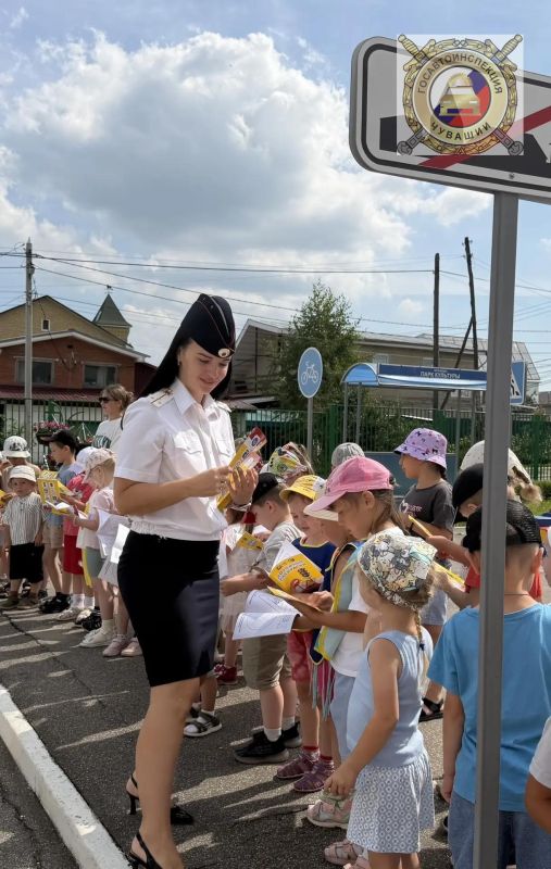 Правила дорожного движения важно знать с самого детства Правила дорожного движения важно знать с самого детства