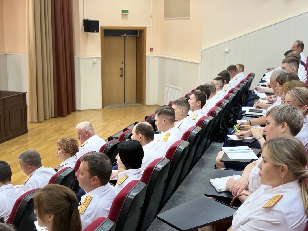 В СУ СКР по Чувашии состоялось заседание коллегии, приуроченное ко Дню сотрудника органов следствия и итогам работы за первое полугодие 2026 года В СУ СКР по Чувашии состоялось заседание коллегии, приуроченное ко Дню сотрудника органов следствия и итогам работы за первое полугодие 2026 года