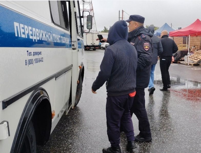 Полицейские Чебоксар проверили места массового пребывания иностранных граждан и выявили нарушения миграционного учета Полицейские Чебоксар проверили места массового пребывания иностранных граждан и выявили нарушения миграционного учета