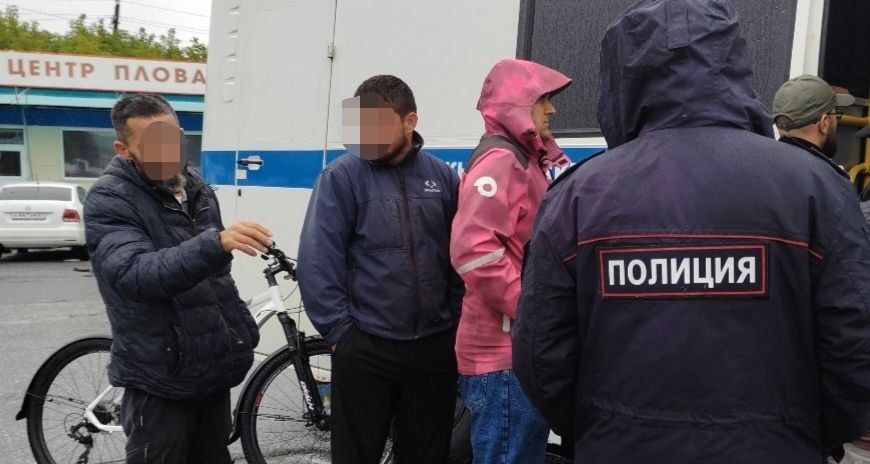 Полицейские Чебоксар проверили места массового пребывания иностранных граждан и выявили нарушения миграционного учета Полицейские Чебоксар проверили места массового пребывания иностранных граждан и выявили нарушения миграционного учета