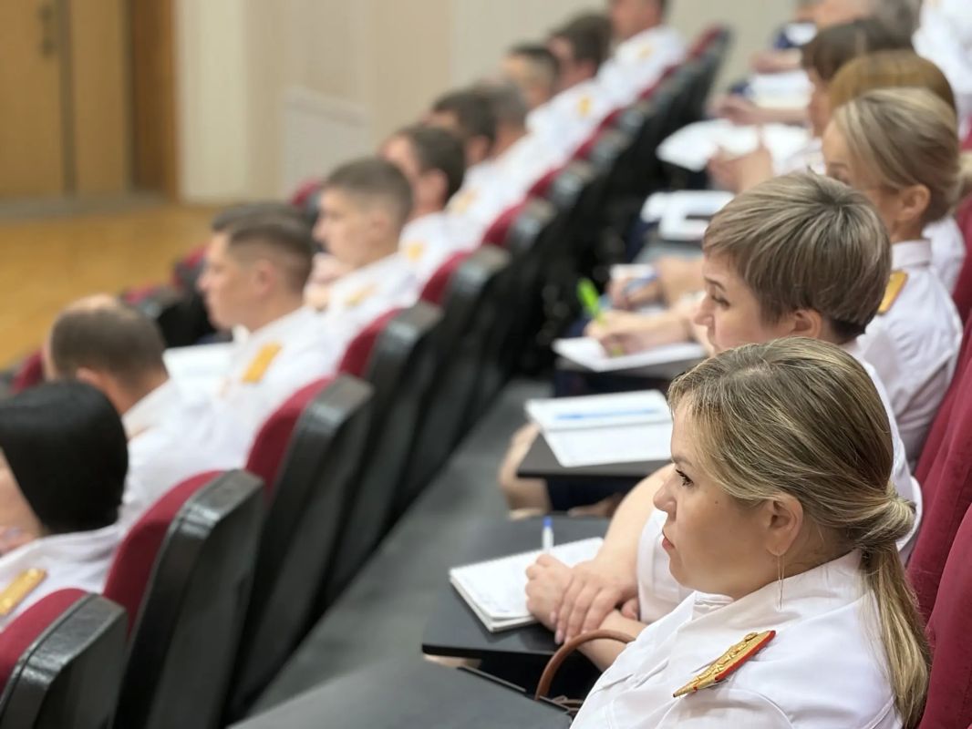 В СУ СКР по Чувашии состоялось заседание коллегии, приуроченное ко Дню сотрудника органов следствия и итогам работы за первое полугодие 2026 года В СУ СКР по Чувашии состоялось заседание коллегии, приуроченное ко Дню сотрудника органов следствия и итогам работы за первое полугодие 2026 года