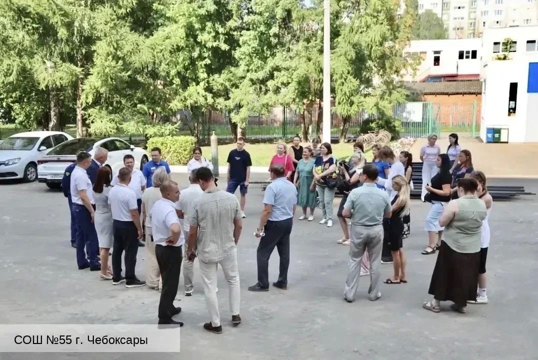 Дмитрий Захаров:. Продолжаю объезд школ, где идёт капитальный ремонт Дмитрий Захаров:. Продолжаю объезд школ, где идёт капитальный ремонт