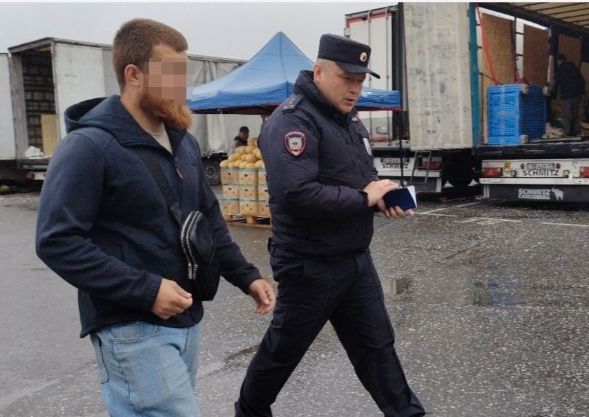 Полицейские Чебоксар проверили места массового пребывания иностранных граждан и выявили нарушения миграционного учета Полицейские Чебоксар проверили места массового пребывания иностранных граждан и выявили нарушения миграционного учета