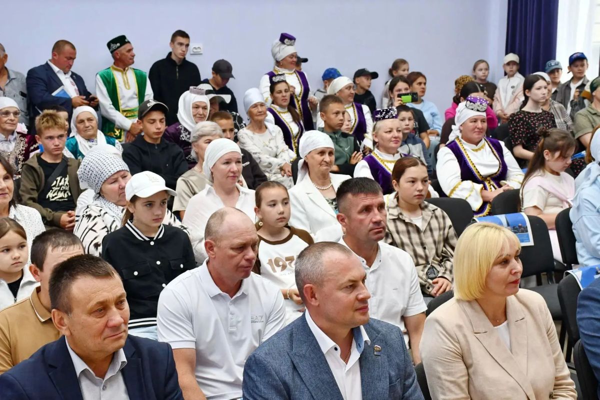 В деревне Кзыл-Камыш Батыревского округа после капитального ремонта открылся сельский клуб В деревне Кзыл-Камыш Батыревского округа после капитального ремонта открылся сельский клуб