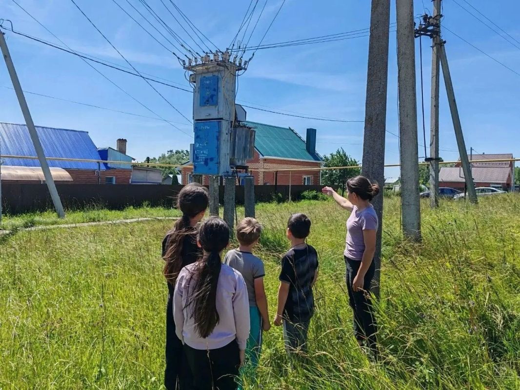 Невидимая угроза: «Родительский патруль» учит детей быть осторожными с электричеством Невидимая угроза: «Родительский патруль» учит детей быть осторожными с электричеством