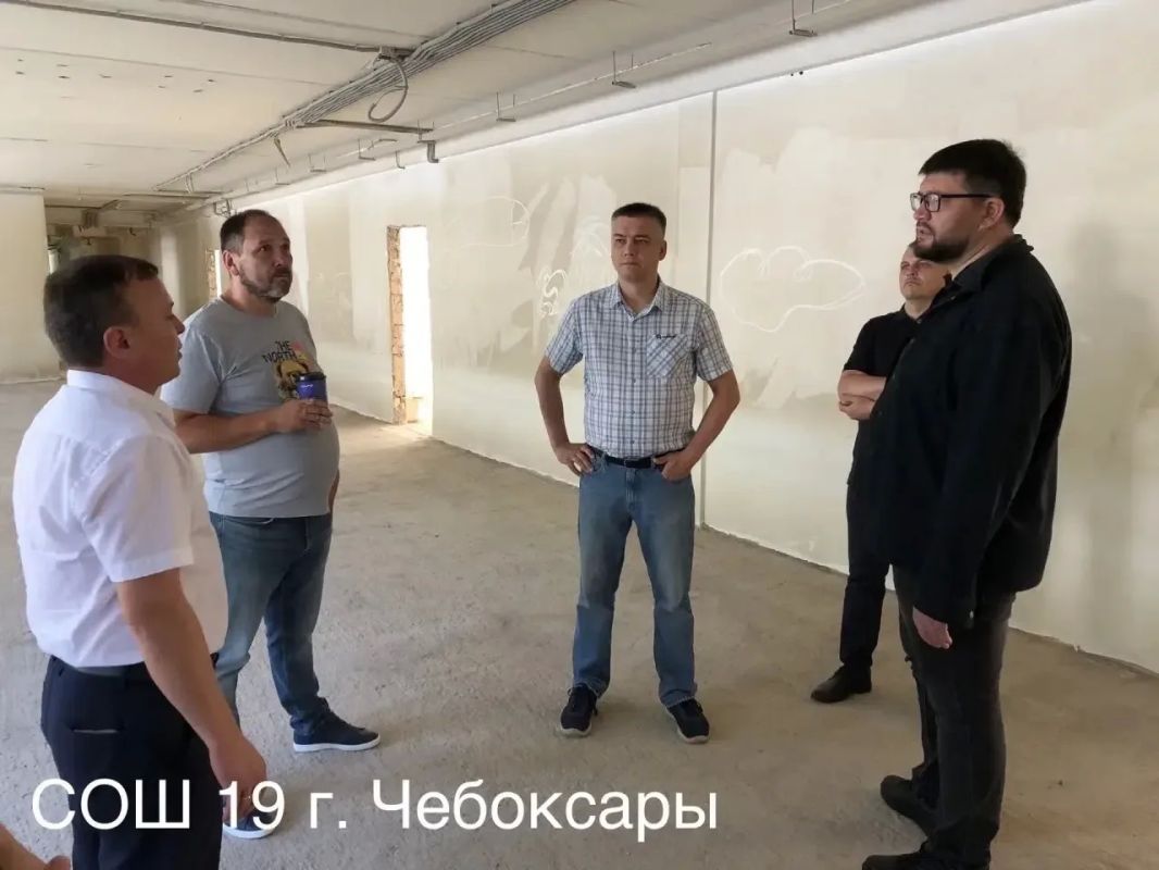 Дмитрий Захаров:. Сегодня начал субботу с объезда двух школ, где идет капитальный ремонт Дмитрий Захаров:. Сегодня начал субботу с объезда двух школ, где идет капитальный ремонт