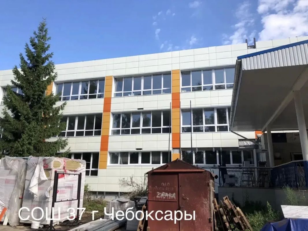 Дмитрий Захаров:. Сегодня начал субботу с объезда двух школ, где идет капитальный ремонт Дмитрий Захаров:. Сегодня начал субботу с объезда двух школ, где идет капитальный ремонт