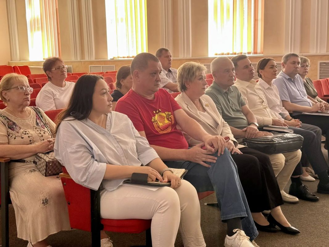 Вопросы благоустройства города обсудили на встрече с руководителями управляющих компаний Вопросы благоустройства города обсудили на встрече с руководителями управляющих компаний