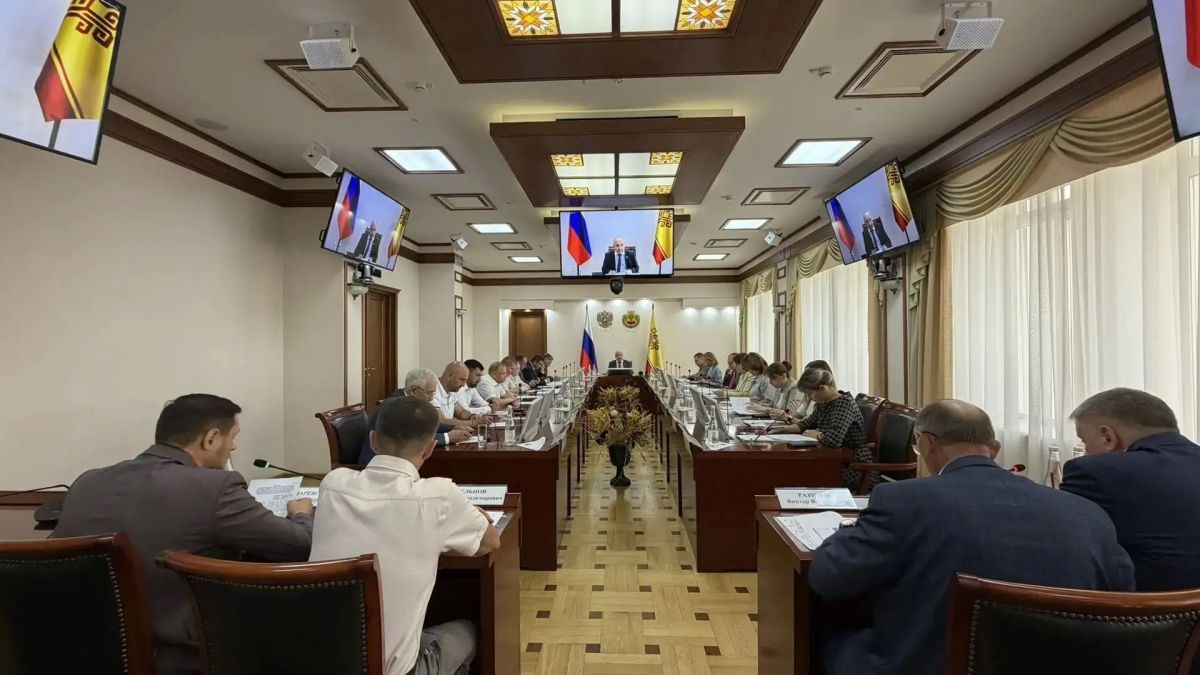 Совет по инвестиционной политике Чувашии под председательством премьер-министра Сергея Артамонова одобрил реализацию двух инфраструктурных проектов на сумму около 15 млн рублей