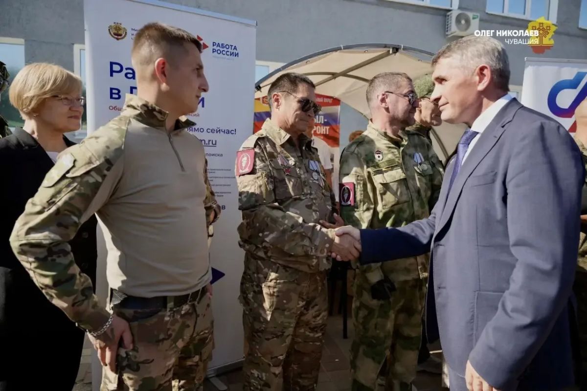 Олег Николаев: С большим удовольствием поздравил жителей Канаша с Днем города и Днем железнодорожника! Олег Николаев: С большим удовольствием поздравил жителей Канаша с Днем города и Днем железнодорожника!