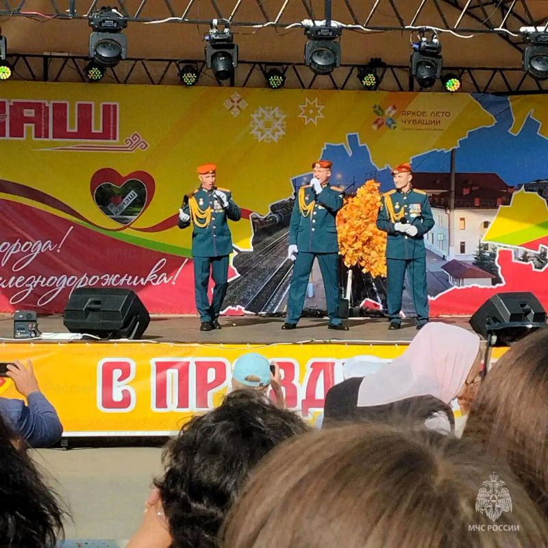 Спасатели поздравили жителей Канаша с Днем рождения города Спасатели поздравили жителей Канаша с Днем рождения города