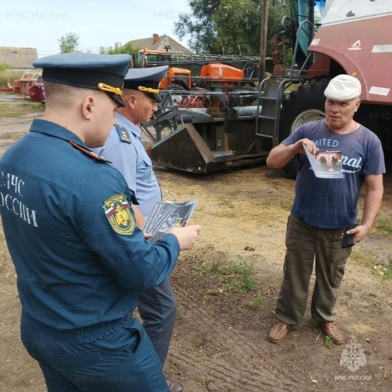 Безопасность на полях. В Чувашии продолжается уборочная кампания Безопасность на полях. В Чувашии продолжается уборочная кампания