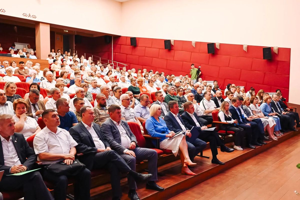 В Цивильском округе обсудили развитие территории в формате «Открытого разговора» с Правительством Чувашии В Цивильском округе обсудили развитие территории в формате «Открытого разговора» с Правительством Чувашии