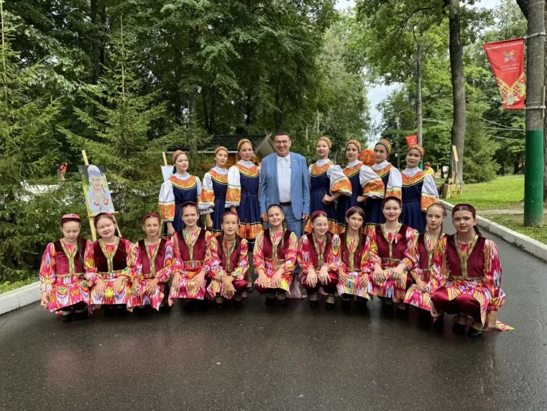 Один город — сотни культур: в Чебоксарах проходит фестиваль «Городской пикник» Один город — сотни культур: в Чебоксарах проходит фестиваль «Городской пикник»