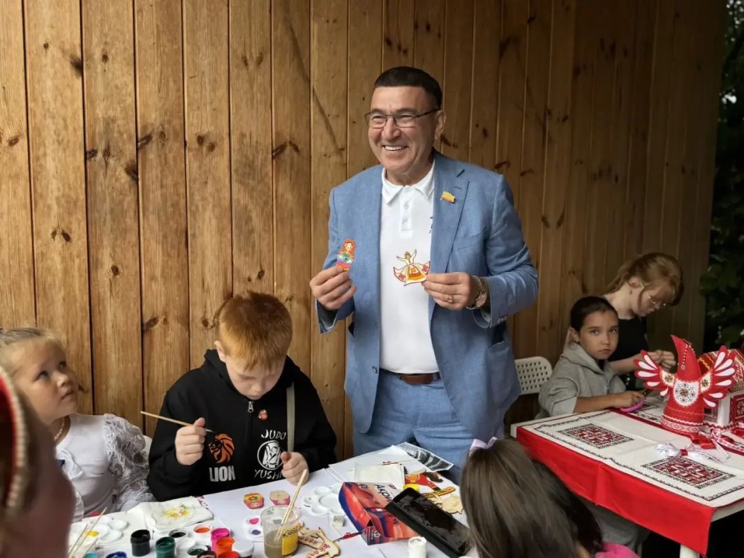 Один город — сотни культур: в Чебоксарах проходит фестиваль «Городской пикник» Один город — сотни культур: в Чебоксарах проходит фестиваль «Городской пикник»