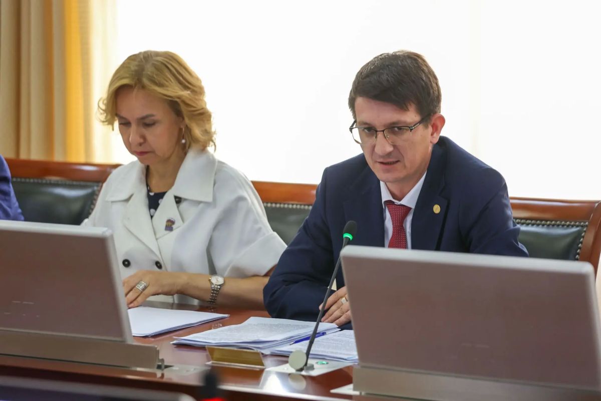 Бюджет, стройка в «цифре», развитие молодёжи и онлайн-доступ к господдержке: изменения в законодательстве приняты по итогам заседания Кабинета Министров Чувашии Бюджет, стройка в «цифре», развитие молодёжи и онлайн-доступ к господдержке: изменения в законодательстве приняты по итогам заседания Кабинета Министров Чувашии