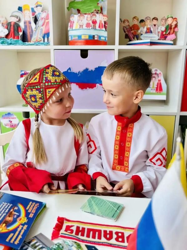 В честь Дня города в детских садах столицы Чувашии прошли познавательные часы под названием «Мой любимый город: вчера, сегодня, завтра» В честь Дня города в детских садах столицы Чувашии прошли познавательные часы под названием «Мой любимый город: вчера, сегодня, завтра»