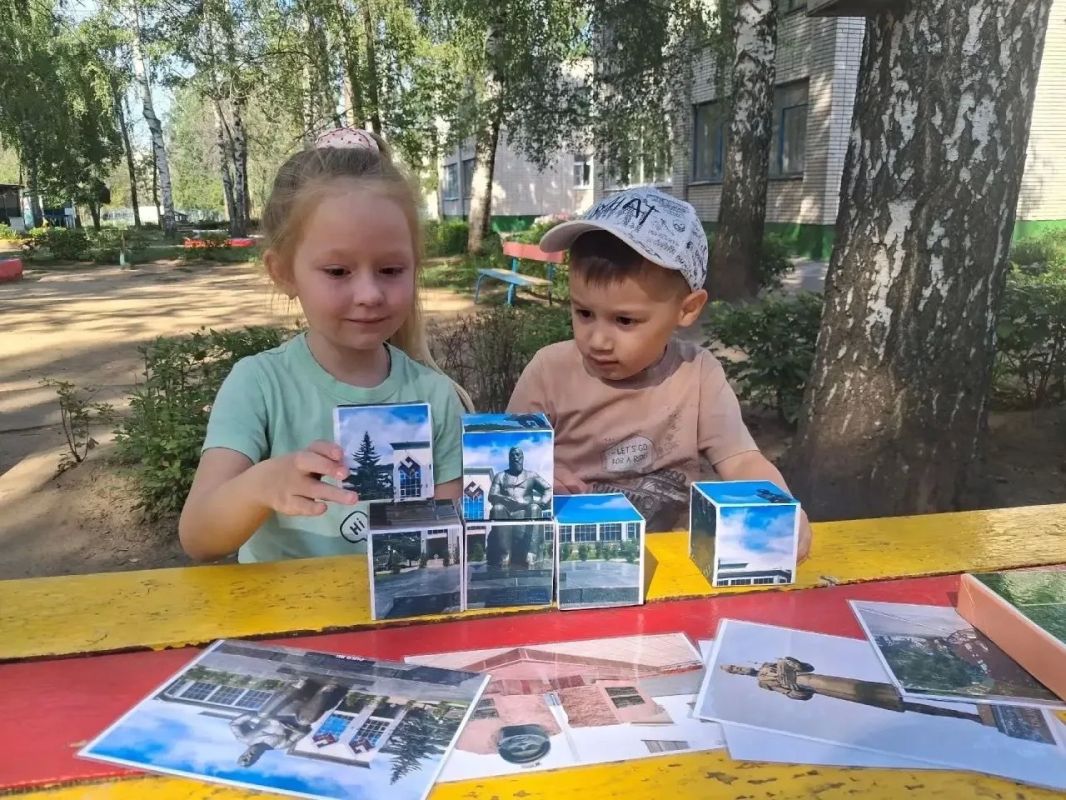 В честь Дня города в детских садах столицы Чувашии прошли познавательные часы под названием «Мой любимый город: вчера, сегодня, завтра» В честь Дня города в детских садах столицы Чувашии прошли познавательные часы под названием «Мой любимый город: вчера, сегодня, завтра»