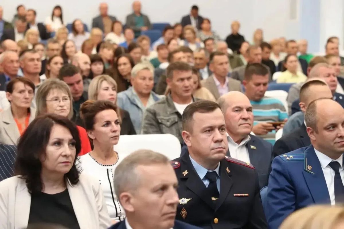 Дмитрий Захаров:. Вместе с командой правительства Чувашии в рамках проекта «Открытый разговор» работали в Чебоксарском округе Дмитрий Захаров:. Вместе с командой правительства Чувашии в рамках проекта «Открытый разговор» работали в Чебоксарском округе