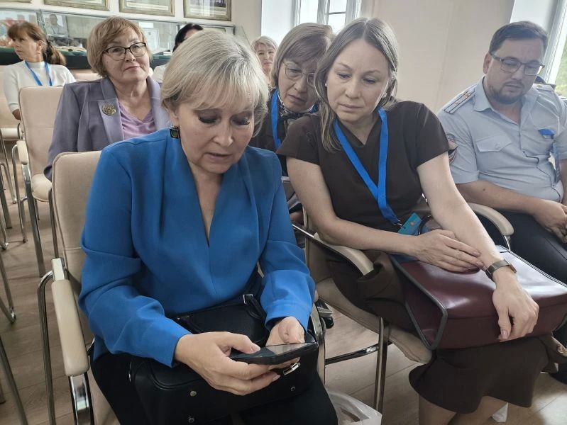 В Чувашии полицейские и общественники приняли участие в работе форума финансового просвещения "ВолгаФин" В Чувашии полицейские и общественники приняли участие в работе форума финансового просвещения "ВолгаФин"