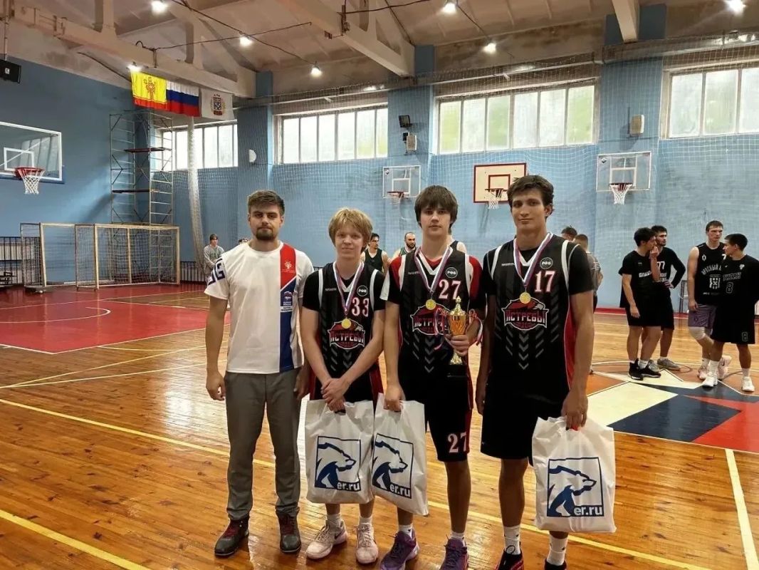 Турнир по баскетболу 33: спорт объединяет юных чемпионов Турнир по баскетболу 33: спорт объединяет юных чемпионов