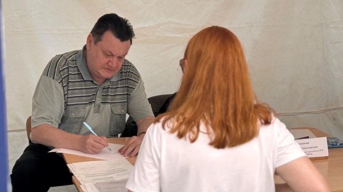 Выездной приём граждан в Ленинском районе: открытый диалог для решения актуальных вопросов Выездной приём граждан в Ленинском районе: открытый диалог для решения актуальных вопросов