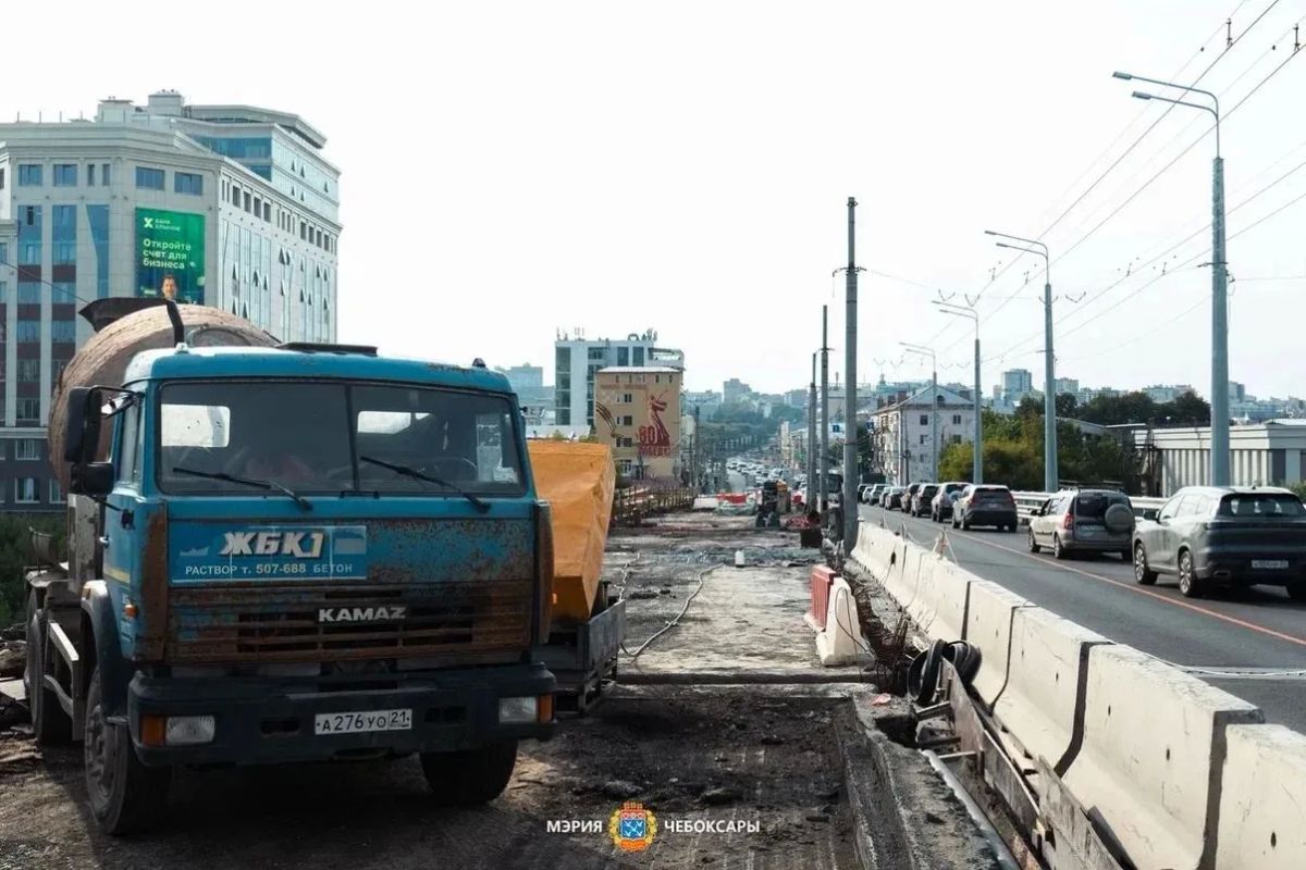 В Чебоксарах продолжается ремонт трёх мостов В Чебоксарах продолжается ремонт трёх мостов