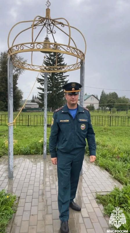Связь поколений: молодые сотрудники МЧС России почтили память жертв Эльбарусовской трагедии Связь поколений: молодые сотрудники МЧС России почтили память жертв Эльбарусовской трагедии