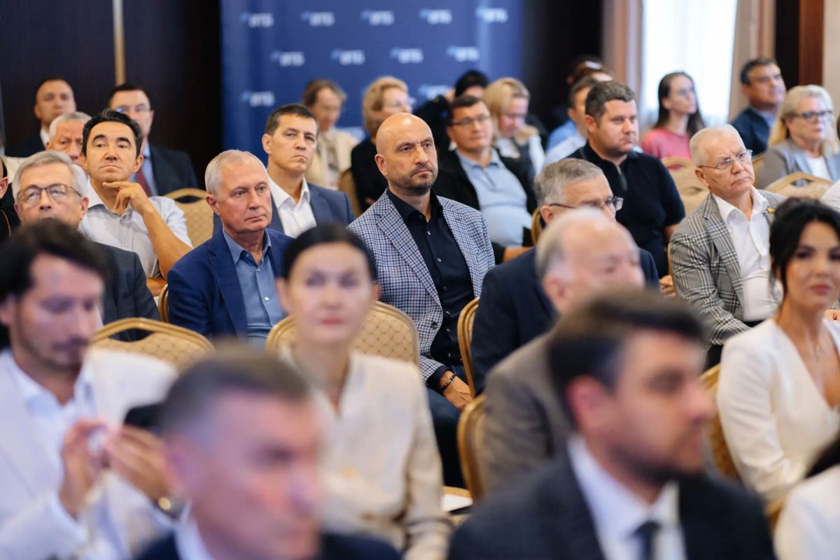Главный архитектор Чувашии представил новый подход к градостроительным нормам на строительном форуме в Чебоксарах Главный архитектор Чувашии представил новый подход к градостроительным нормам на строительном форуме в Чебоксарах