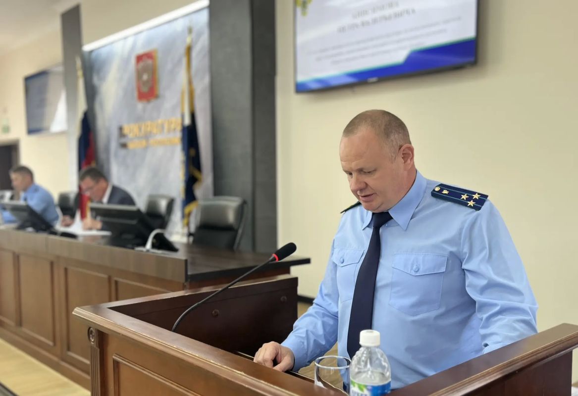 В прокуратуре Чувашии под председательством прокурора республики Эдуарда Гиматова состоялось расширенное заседание коллегии, посвящённое состоянию законности в сфере организации капитального ремонта многоквартирных домов В прокуратуре Чувашии под председательством прокурора республики Эдуарда Гиматова состоялось расширенное заседание коллегии, посвящённое состоянию законности в сфере организации капитального ремонта многоквартирных домов