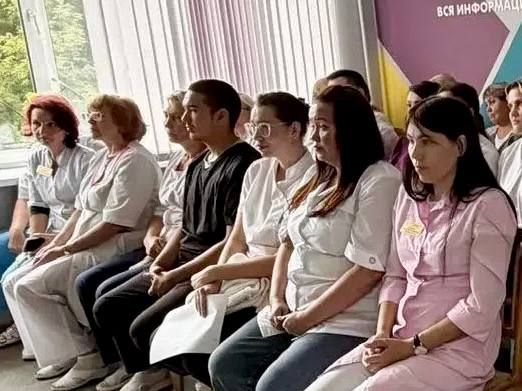 Вместе с главным врачом БУ «Новочебоксарская городская больница» Николаем Уруковым провели рабочую встречу с коллективом Новочебоксарского отделения Республиканской психиатрической больницы Вместе с главным врачом БУ «Новочебоксарская городская больница» Николаем Уруковым провели рабочую встречу с коллективом Новочебоксарского отделения Республиканской психиатрической больницы