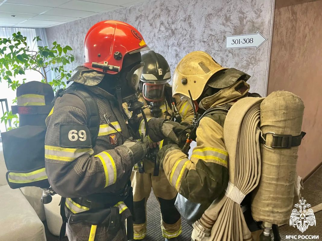 Когда секунды на счету: в Чебоксарах прошли пожарно-тактические учения! Когда секунды на счету: в Чебоксарах прошли пожарно-тактические учения!