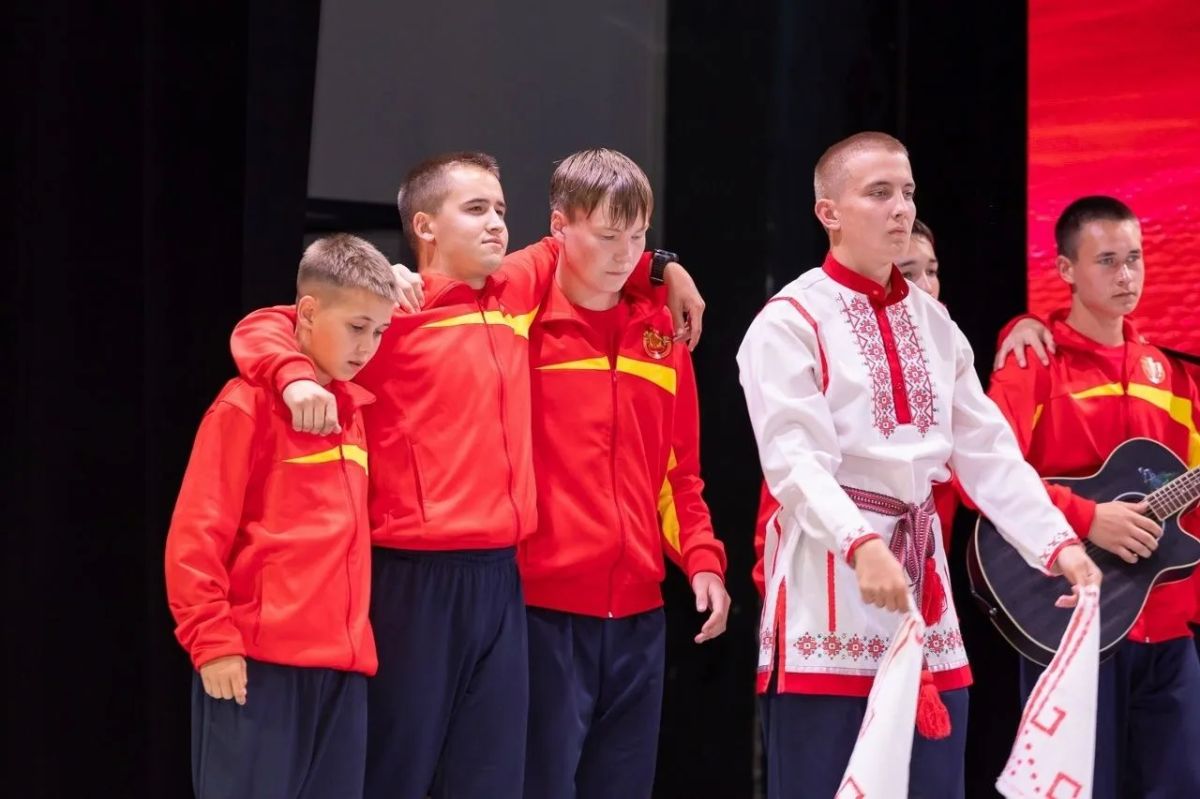 Сборная команда Чувашского кадетского корпуса им. А. В. Кочетова заняла второе место на окружных сборах «Гвардеец», которые проходили в Пензе Сборная команда Чувашского кадетского корпуса им. А. В. Кочетова заняла второе место на окружных сборах «Гвардеец», которые проходили в Пензе