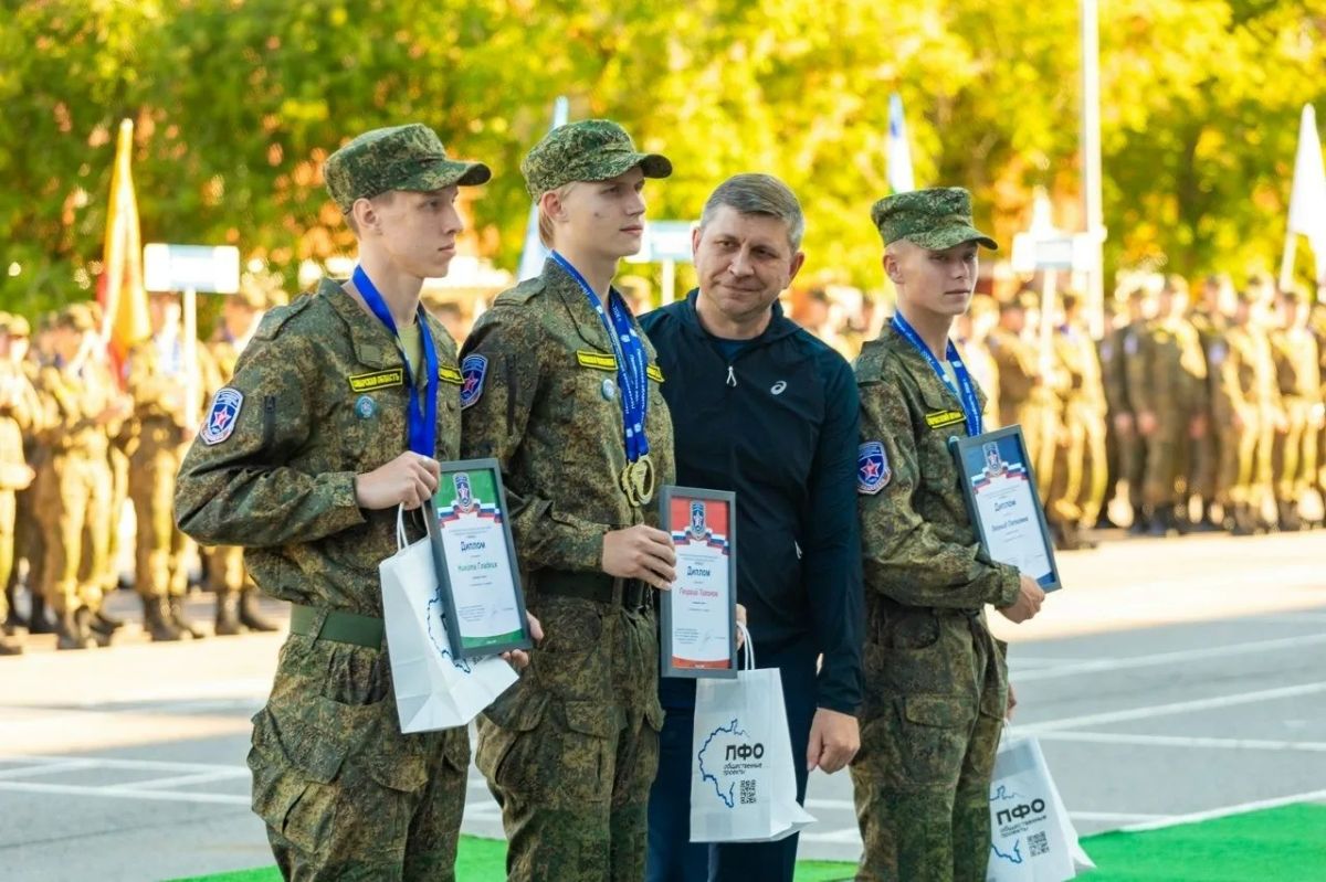 Сборная команда Чувашского кадетского корпуса им. А. В. Кочетова заняла второе место на окружных сборах «Гвардеец», которые проходили в Пензе Сборная команда Чувашского кадетского корпуса им. А. В. Кочетова заняла второе место на окружных сборах «Гвардеец», которые проходили в Пензе