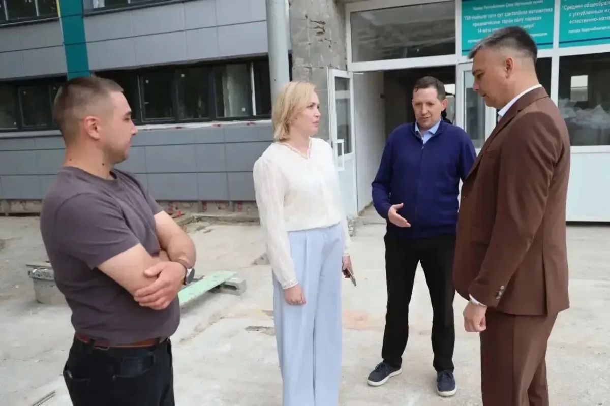 Дмитрий Захаров:. Проверил ход капитального ремонта в новочебоксарской школе № 14. Подрядчик - ООО «Стройиндустрия»