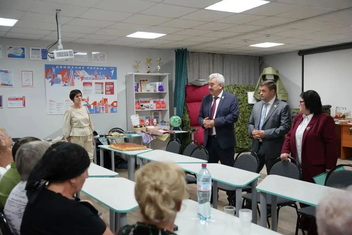 Леонид Черкесов: В Алатыре одна из площадок «Открытого разговора» была посвящена теме «Участники СВО и волонтёры» Леонид Черкесов: В Алатыре одна из площадок «Открытого разговора» была посвящена теме «Участники СВО и волонтёры»