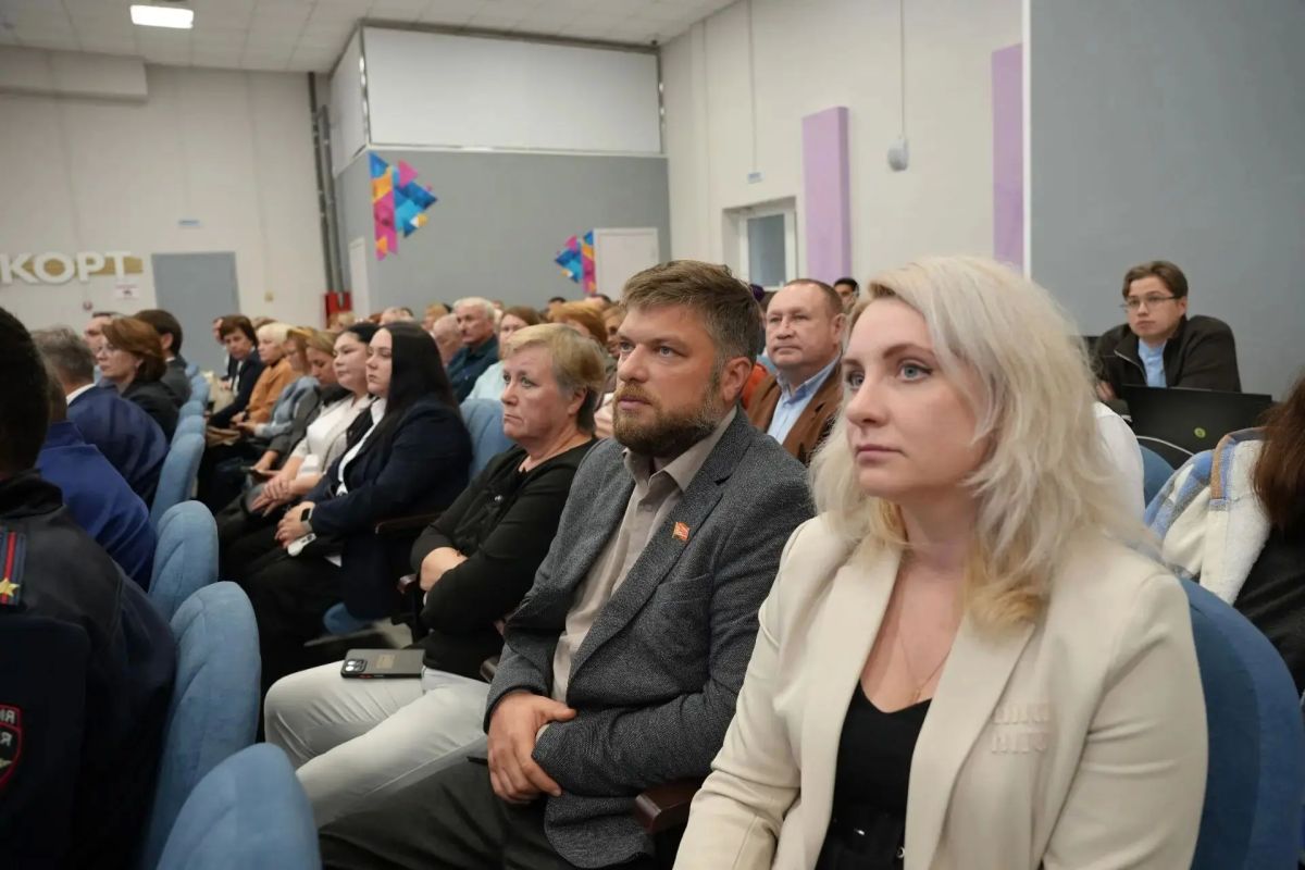 Леонид Черкесов: В Шумерле работали вместе с командой Правительства Чувашии в формате «Открытого разговора» с жителями Леонид Черкесов: В Шумерле работали вместе с командой Правительства Чувашии в формате «Открытого разговора» с жителями