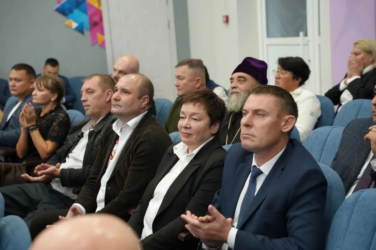 Леонид Черкесов: В Шумерле работали вместе с командой Правительства Чувашии в формате «Открытого разговора» с жителями Леонид Черкесов: В Шумерле работали вместе с командой Правительства Чувашии в формате «Открытого разговора» с жителями