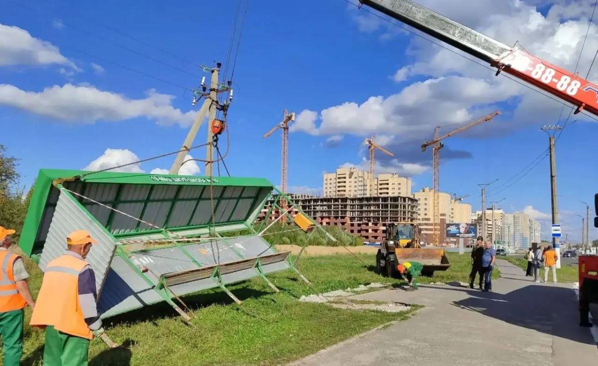 В Новочебоксарске в рамках комплексного ремонта улицы Советской началась замена остановочных павильонов В Новочебоксарске в рамках комплексного ремонта улицы Советской началась замена остановочных павильонов