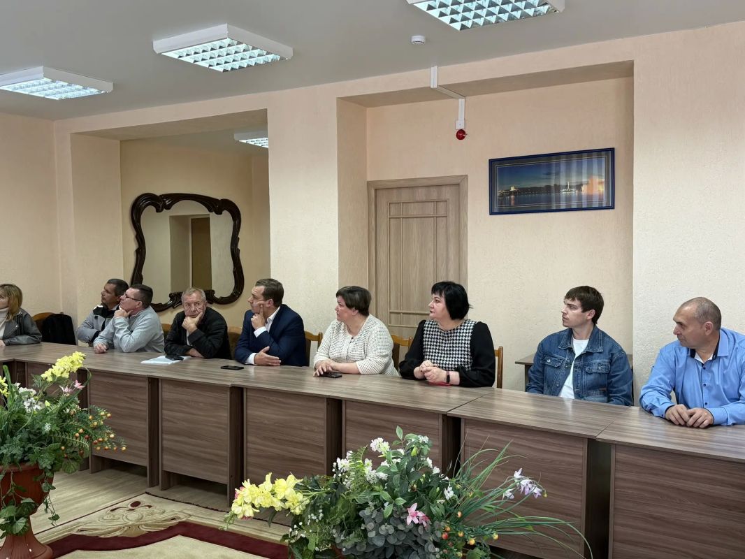 Под руководством премьер-министра Сергея Артамонова провели «Открытый разговор» с жителями Порецкого округа Под руководством премьер-министра Сергея Артамонова провели «Открытый разговор» с жителями Порецкого округа