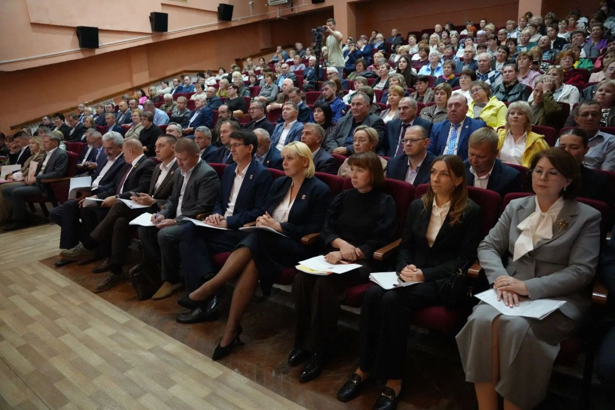 Леонид Черкесов: В Порецком округе прошёл «Открытый разговор»: вместе с командой Правительства Чувашии встретились с активом муниципалитета Леонид Черкесов: В Порецком округе прошёл «Открытый разговор»: вместе с командой Правительства Чувашии встретились с активом муниципалитета