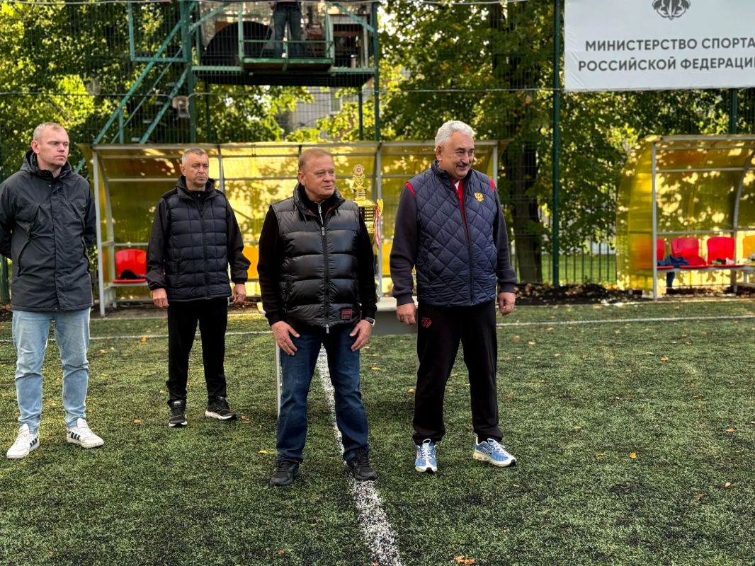 Леонид Черкесов: Футбольный клуб «ШумерляШЗСА» в восьмой раз поднялся на высшую ступень пьедестала — команда стала чемпионом Чувашии по футболу! Леонид Черкесов: Футбольный клуб «ШумерляШЗСА» в восьмой раз поднялся на высшую ступень пьедестала — команда стала чемпионом Чувашии по футболу!
