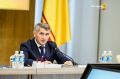 Олег Николаев: Сегодня на еженедельной планёрке подвели первые итоги новой меры поддержки семей с двумя и более детьми – ежегодной семейной выплаты, которую начали предоставлять с июня этого года