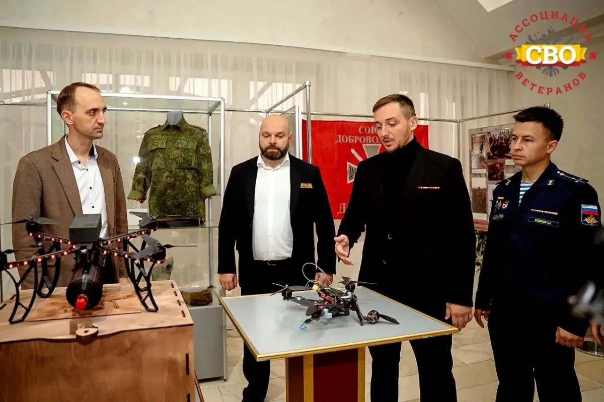 Станислав Трофимов: Боевое братство Чувашии. В Чувашском национальном музее помощник Главы Чуваши Артемий Репкин и руководитель Чувашской региональной общественной организации «Ассоциации ветеранов специальной военной... Станислав Трофимов: Боевое братство Чувашии. В Чувашском национальном музее помощник Главы Чуваши Артемий Репкин и руководитель Чувашской региональной общественной организации «Ассоциации ветеранов специальной военной...