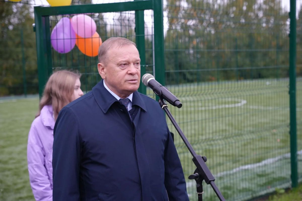 Леонид Черкесов: Современное футбольное поле с искусственным покрытием открыли в селе Напольное Порецкого муниципального округа вместе с заместителем Председателя Госсовета Чувашии Виктором Горбуновым и главой Порецкого... Леонид Черкесов: Современное футбольное поле с искусственным покрытием открыли в селе Напольное Порецкого муниципального округа вместе с заместителем Председателя Госсовета Чувашии Виктором Горбуновым и главой Порецкого...