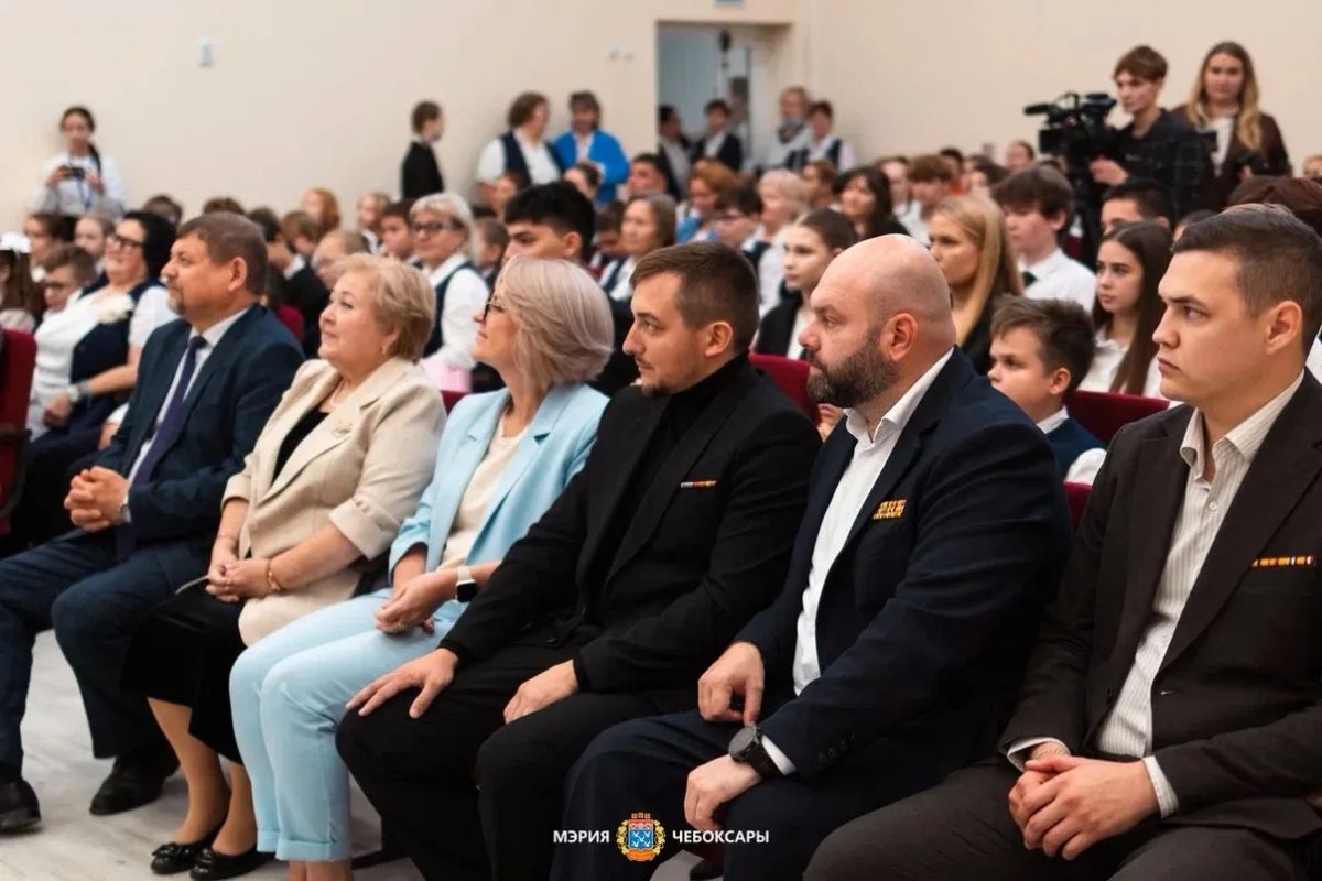 Станислав Трофимов: Школа №60 в Чебоксарах вновь открывает свои двери для учеников и педагогов Станислав Трофимов: Школа №60 в Чебоксарах вновь открывает свои двери для учеников и педагогов