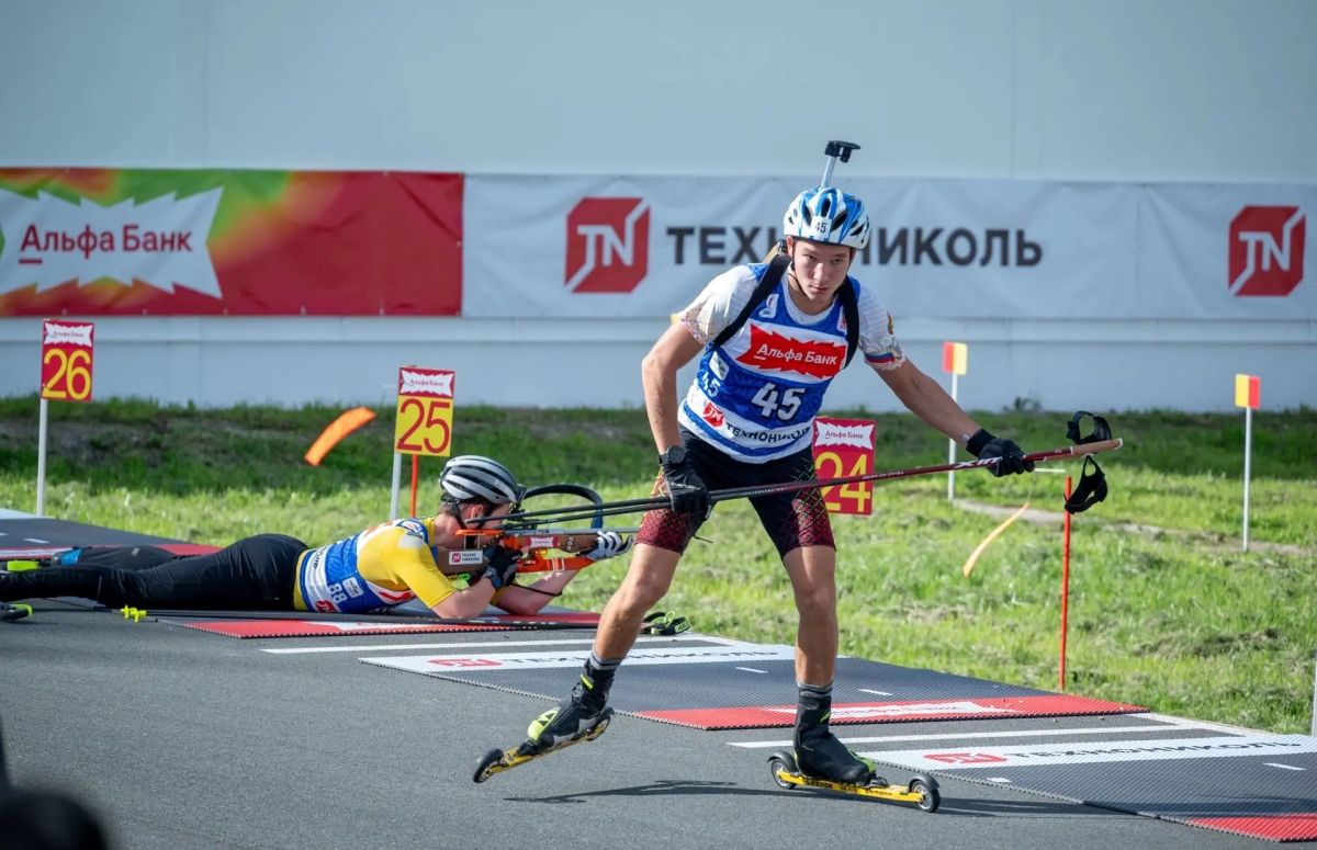 Альфа-банк чемпионат России по биатлону в разгаре Альфа-банк чемпионат России по биатлону в разгаре
