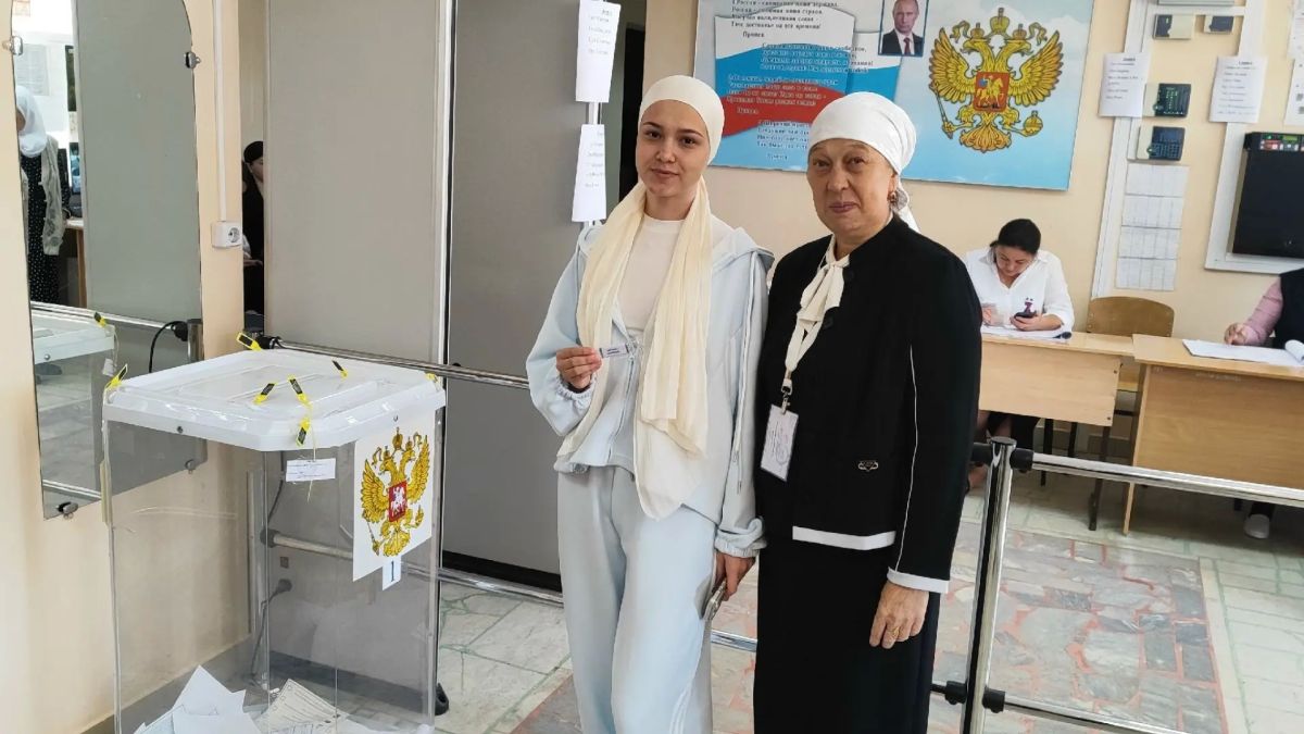Как на участках встречают молодых избирателей Как на участках встречают молодых избирателей